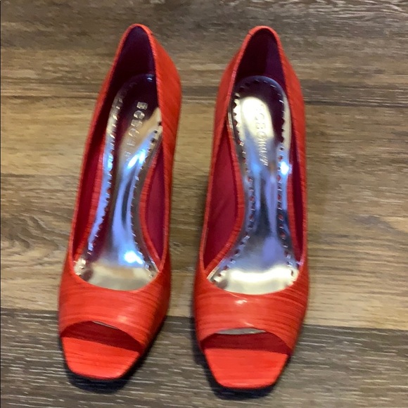 BCBG Ariel peep toe pumps - Picture 3 of 6